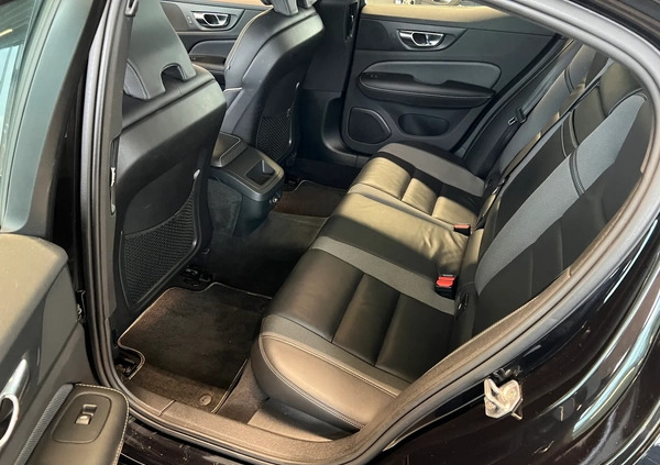 Volvo S60 cena 129900 przebieg: 124000, rok produkcji 2020 z Halinów małe 407